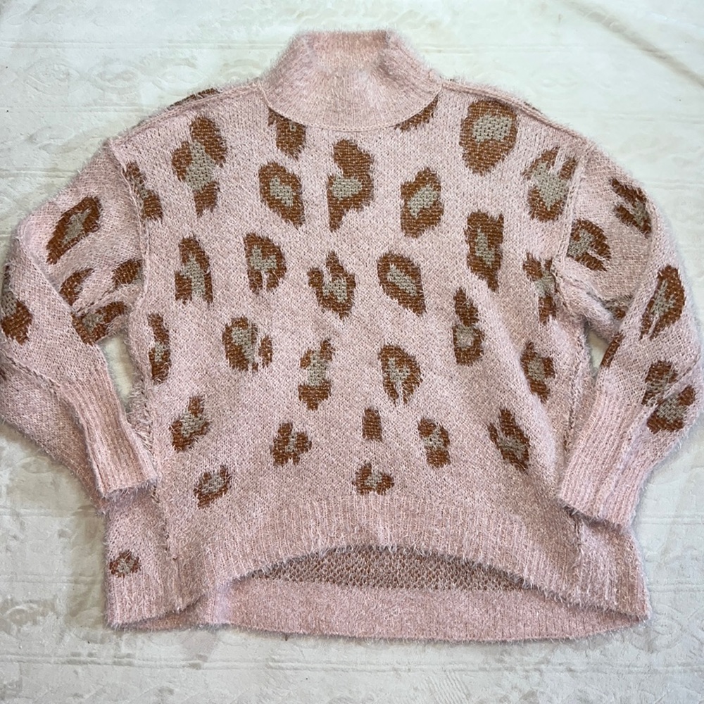 Wonderly‎ cheetah sweater